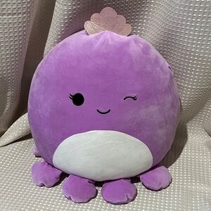 Squishmallows
Official 14 inch Violet the Purple Winking Octopus With Crown